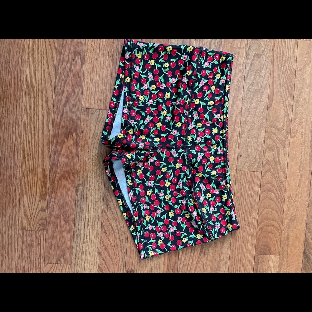 FLEO shorts